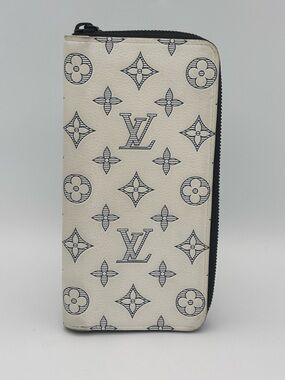 Authentic Louis Vuitton Zippy Long Wallet - Vertical - White and Blue